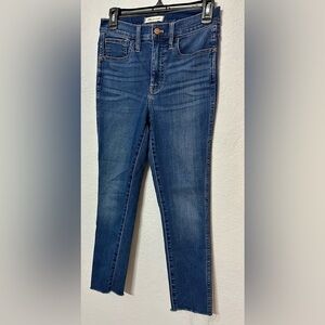 Madewell 10” road-tripped raw hem skinny jeans